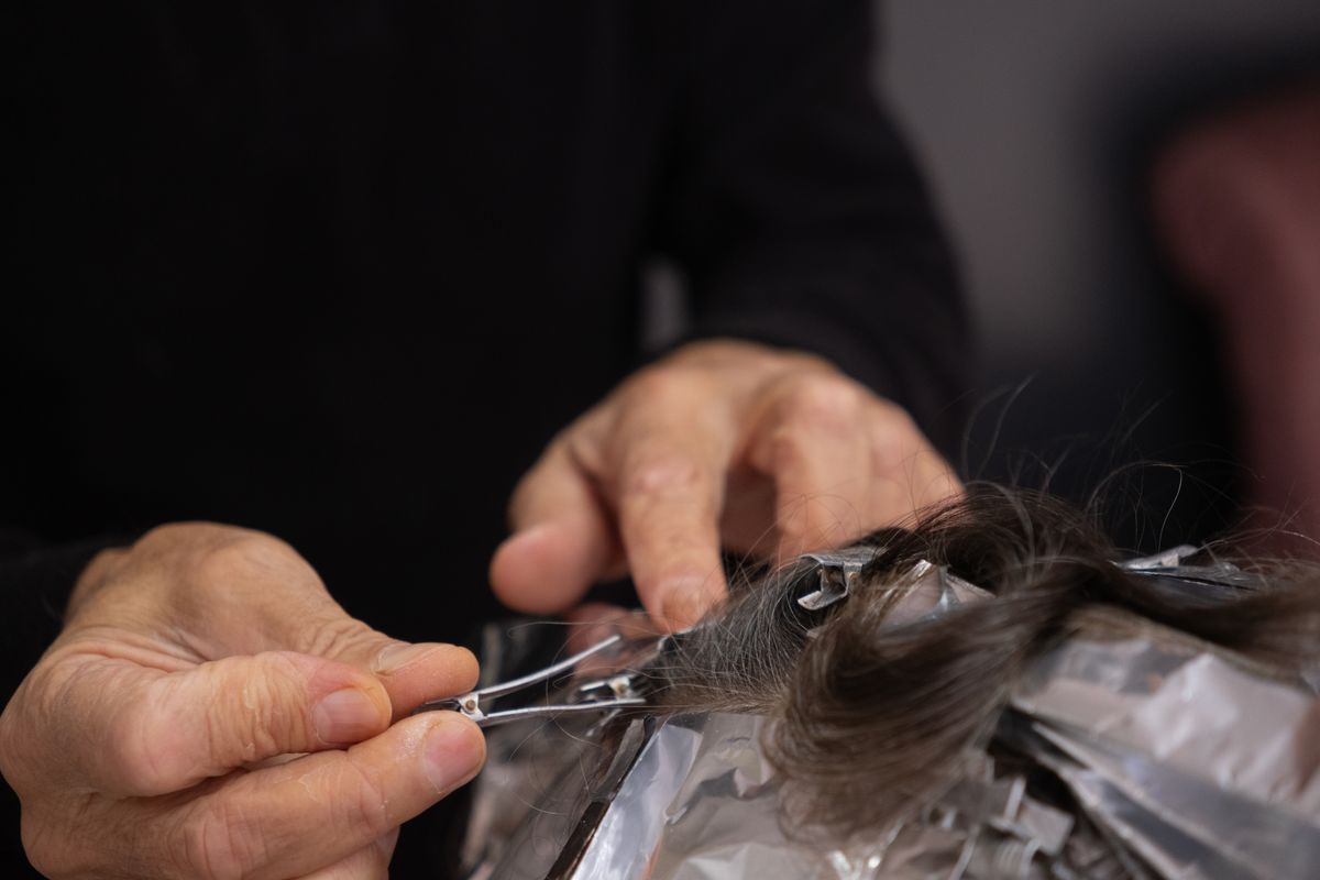 Mechas Invertidas: A Tendência que Cria Profundidade no Cabelo